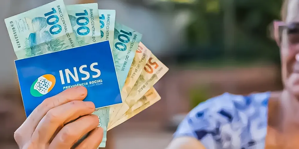 INSS paga 13º a novos aposentados a partir de segunda (24); veja calendário