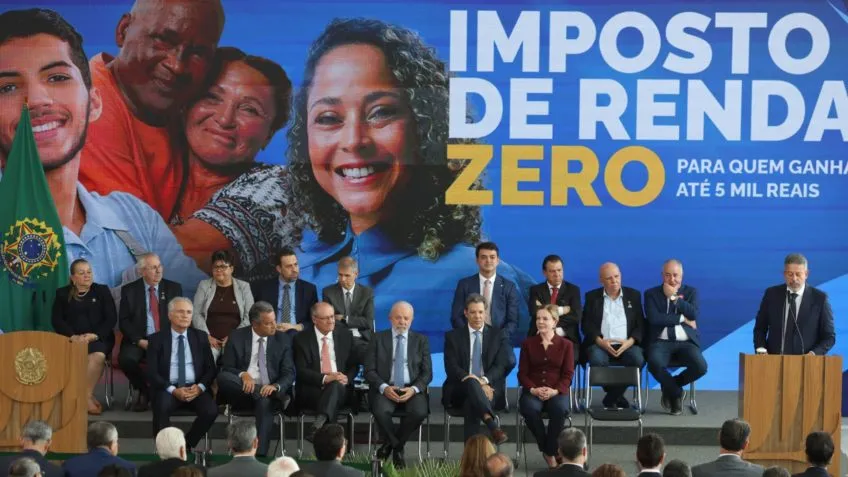 Lula sanciona lei que isenta de IRPF quem ganha até R$ 5.000 por mês