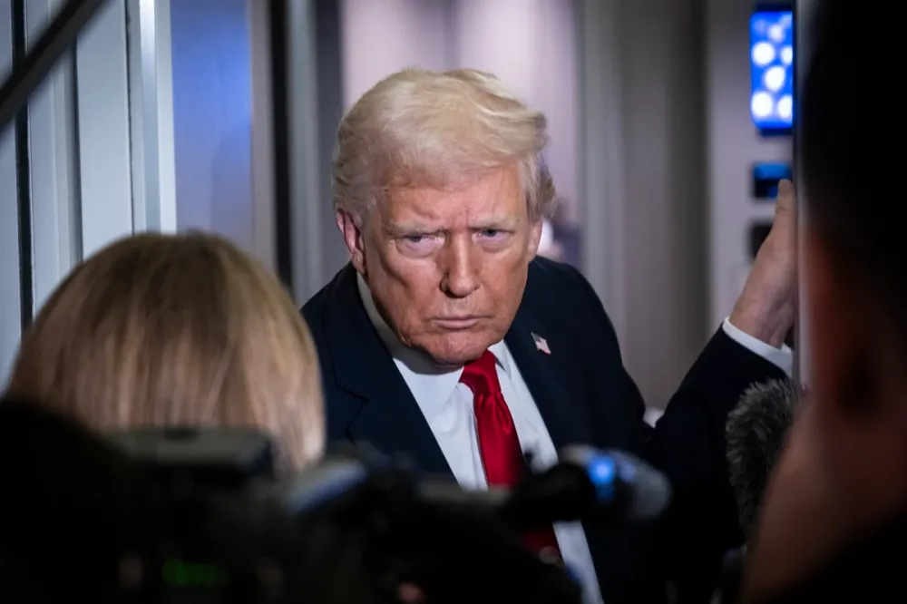 Trump intensifica ataques contra mulheres jornalistas: “Feia e porca”