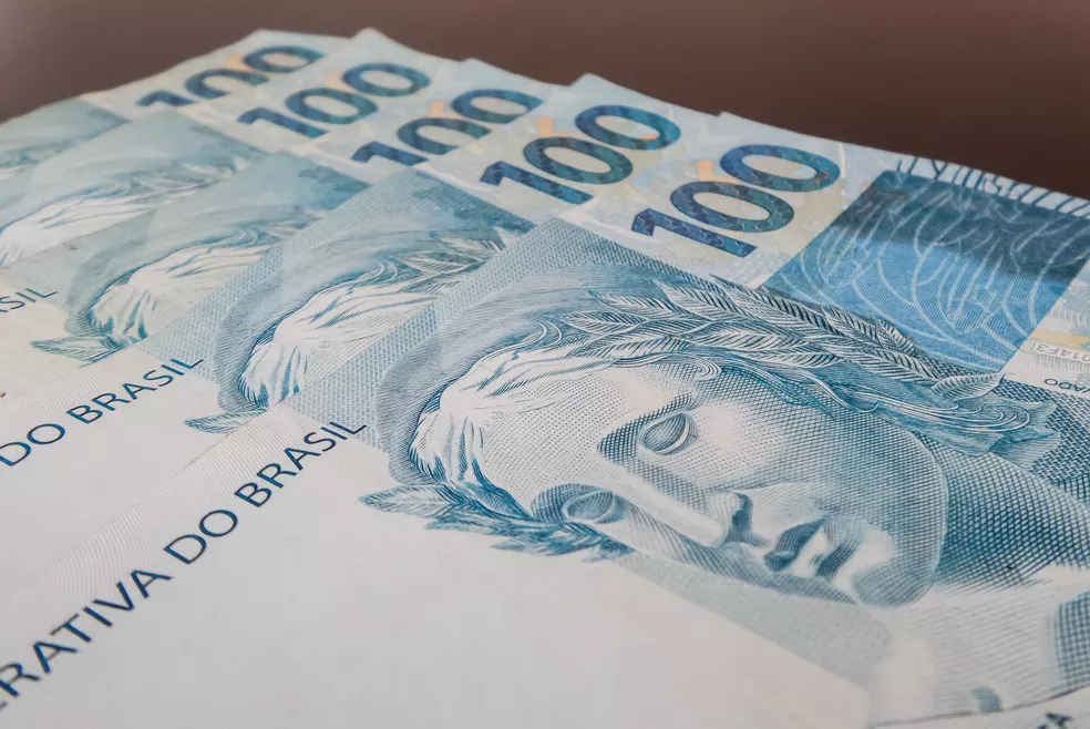 Governo confirma que salário mínimo será de R$ 1.621 em 2026
