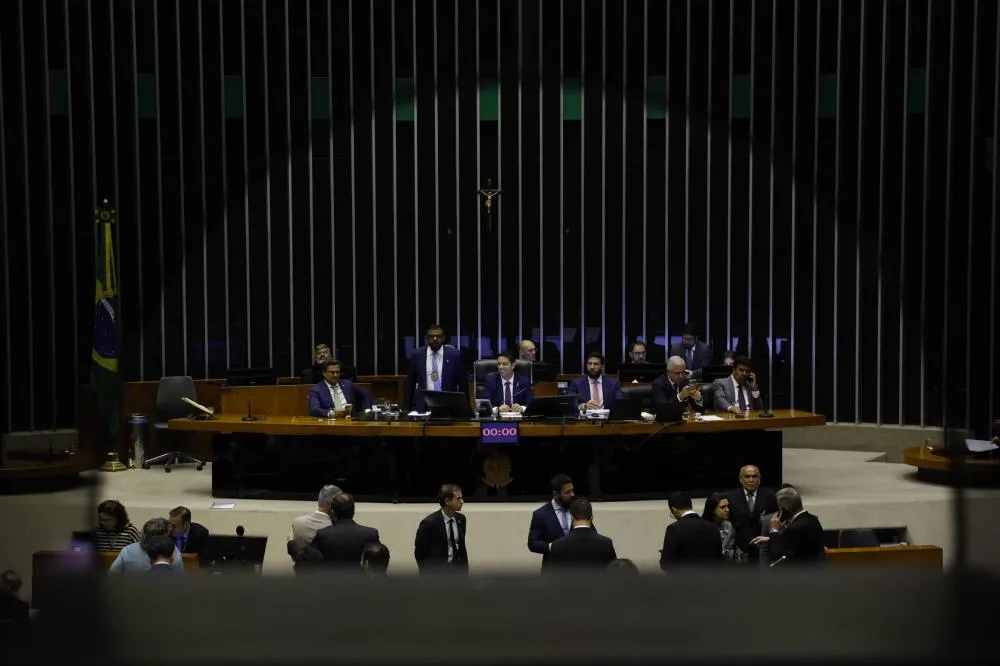 Congresso ignora transparência de emendas imposta pelo STF e mantém R$ 1 bilhão com padrinho oculto