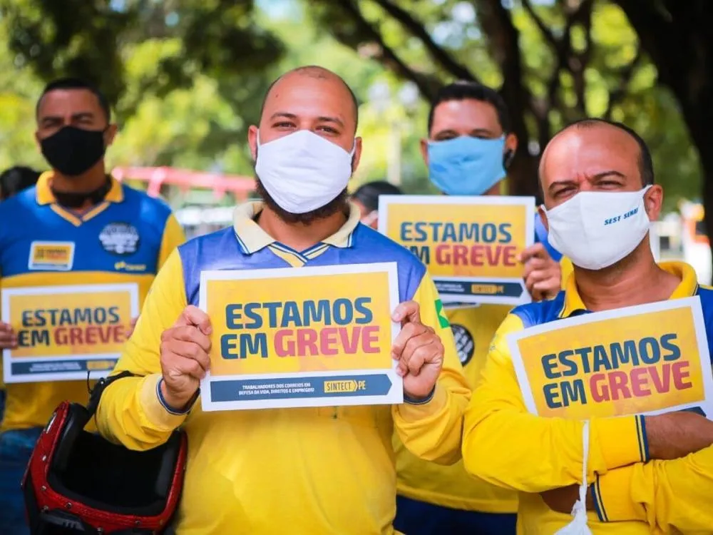 Trabalhadores dos Correios aprovam greve em sete Estados