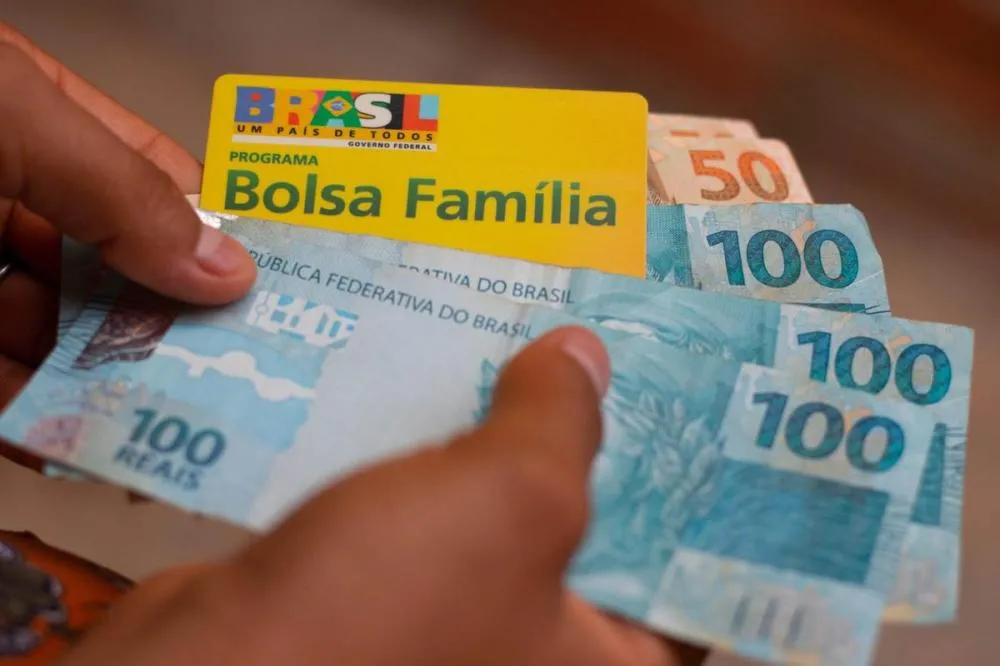 Bolsa Família começa a ser pago no dia 19 de janeiro; veja calendário completo