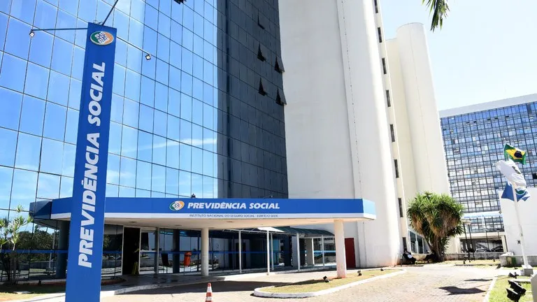 Aposentadorias do INSS sobem 3,90%; teto do INSS deve ir a R$ 8.475,54