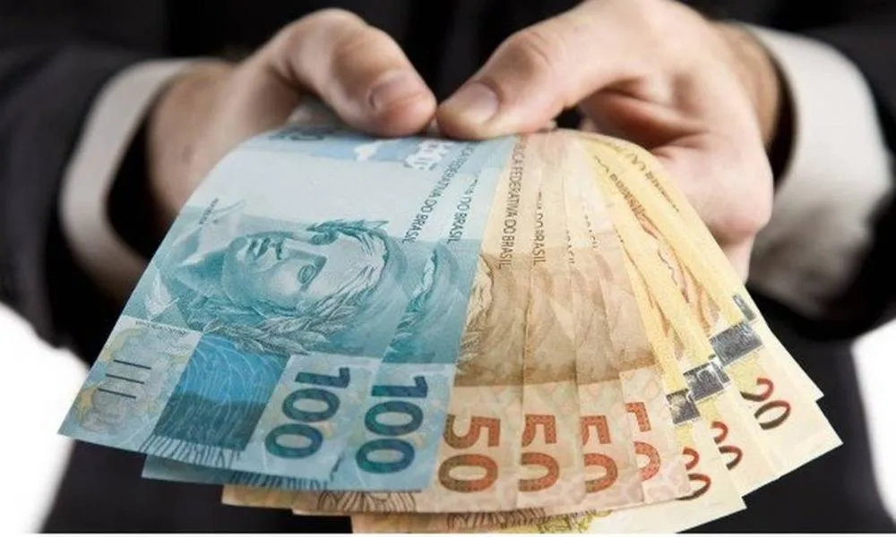 Reajuste do salário mínimo deve custar R$ 109 milhões aos municípios do Piauí