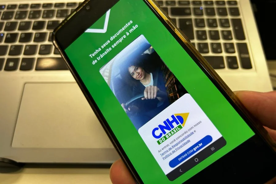 CNH: saiba se você tem direito à renovação automática
