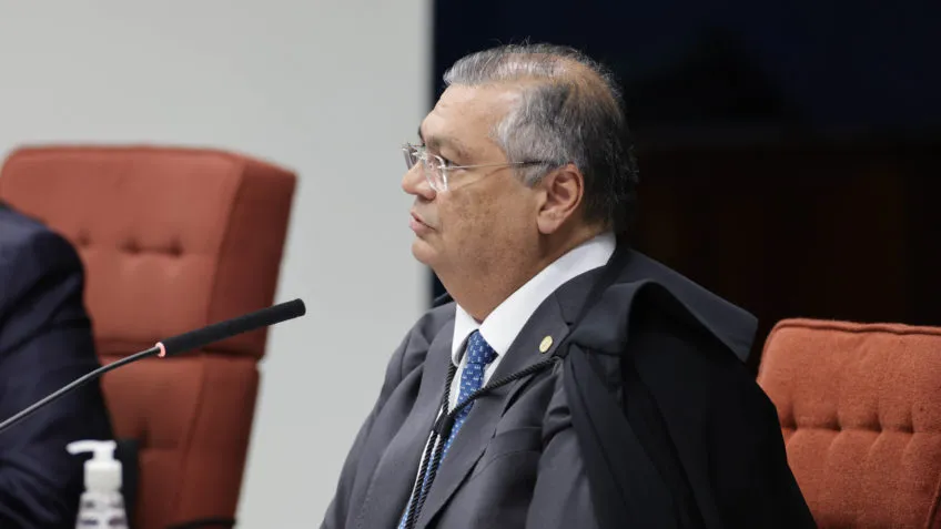 Dino proíbe emendas para ONGs ligadas a parentes de congressistas