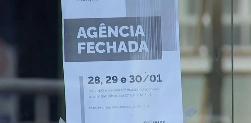 Gestão do INSS suspende sistema em dias úteis. Medida prejudica servidores e segurados