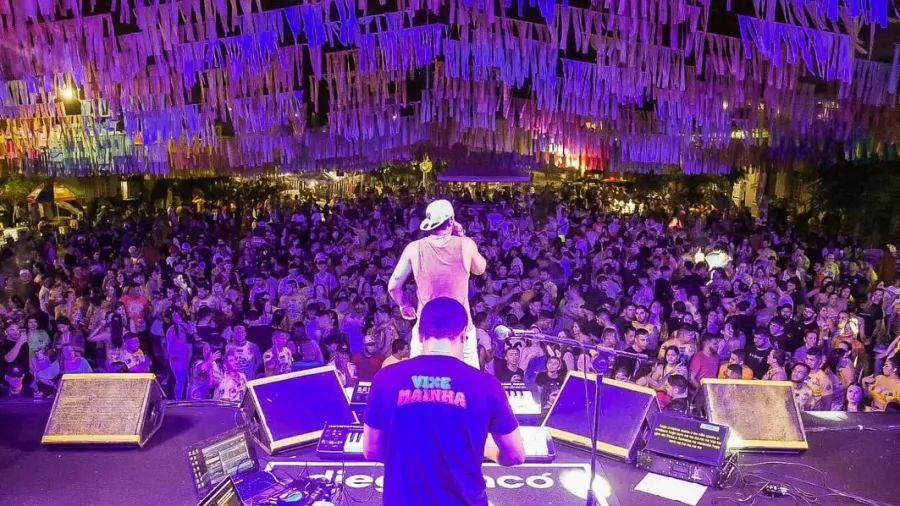 Emendas ajudam a inflar cachês, e prefeituras cancelam Carnaval pelo Nordeste