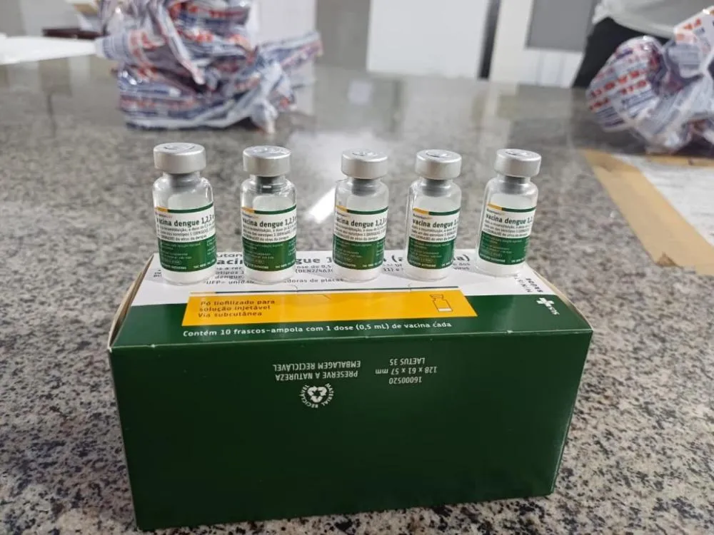 Piauí recebe 6.950 doses da vacina contra a dengue para profissionais de saúde