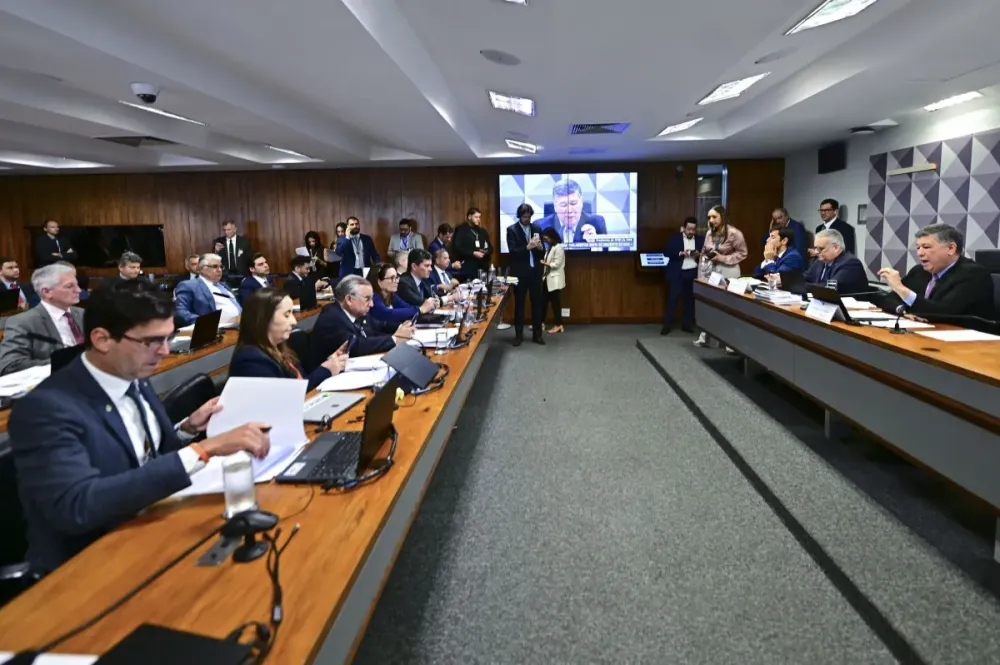 CPMI do INSS deve votar quebra de sigilo de Lulinha e ex-sócio de Vorcaro