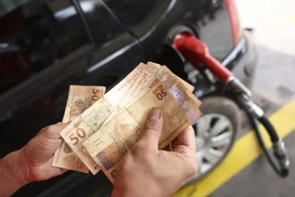 Governo pede ao Cade para investigar aumento de preço dos combustíveis
