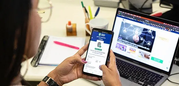 TSE cria 'lei seca da IA' e aperta o cerco contra plataformas nas eleições