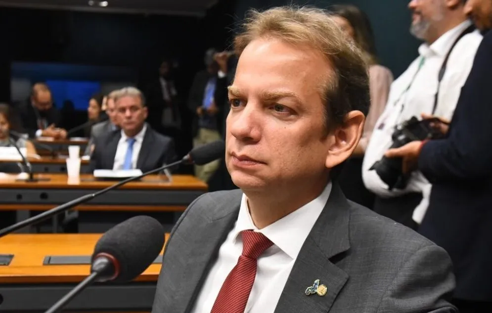 Deputado federal Castro Neto anuncia saída do PSD e confirma filiação ao MDB