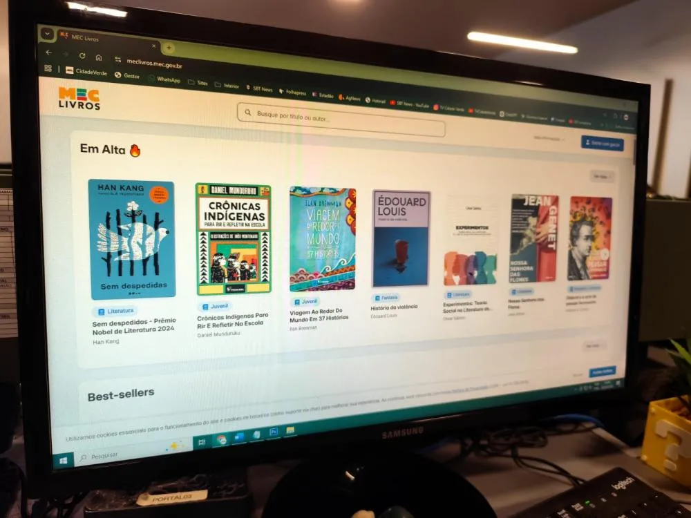 MEC lança biblioteca digital com quase 8 mil livros gratuitos