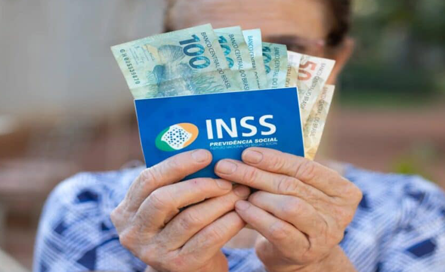INSS paga primeira parcela do 13º a aposentados a partir de sexta (24); veja calendário e quem recebe