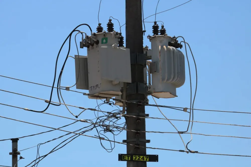 Conta de luz sobe e deve atingir quase 40% dos consumidores até junho