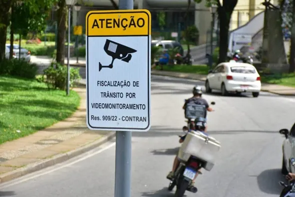 Radares de velocidade sem aviso deixam de ter placas obrigatórias, diz Contran