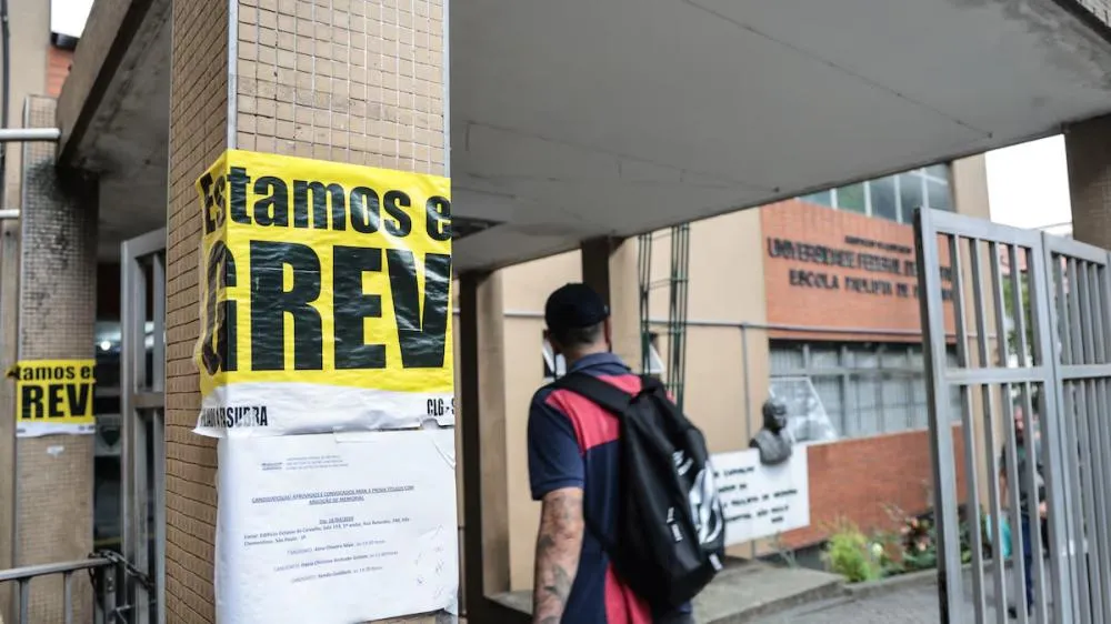 Greve de funcionários atinge 54 universidades e institutos federais