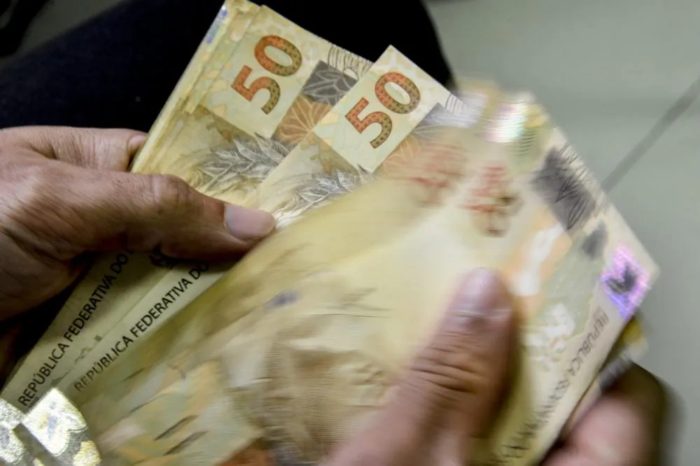 Arrecadação soma R$ 229,2 bilhões em março e bate recorde
