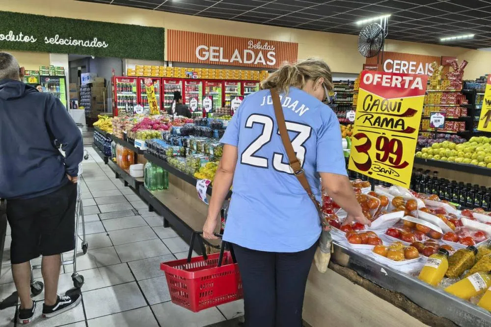 Inflação de alimentos põe em xeque bondades eleitorais de Lula