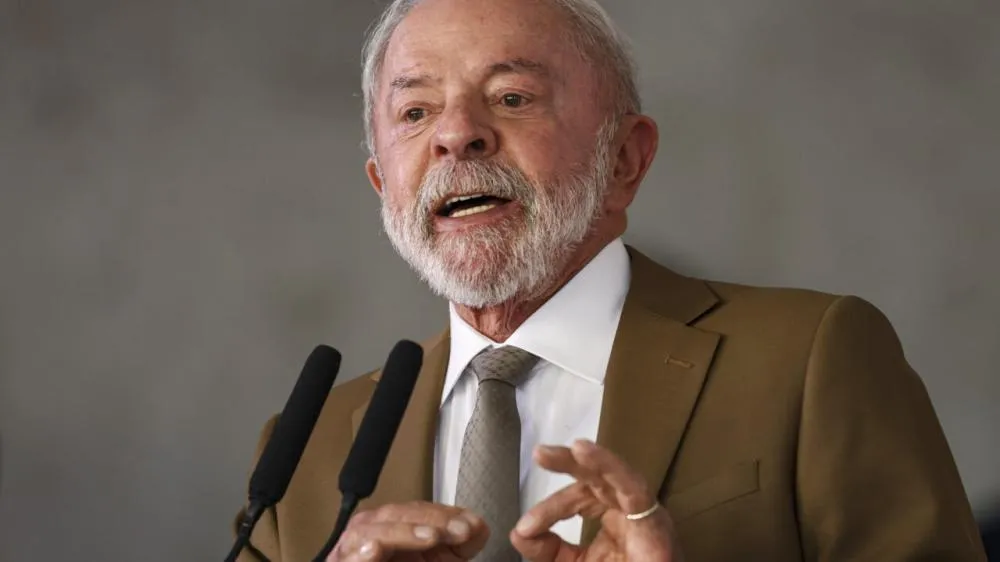 Lula acaba com taxa das blusinhas; compras internacionais de até US$ 50 não pagarão imposto federal
