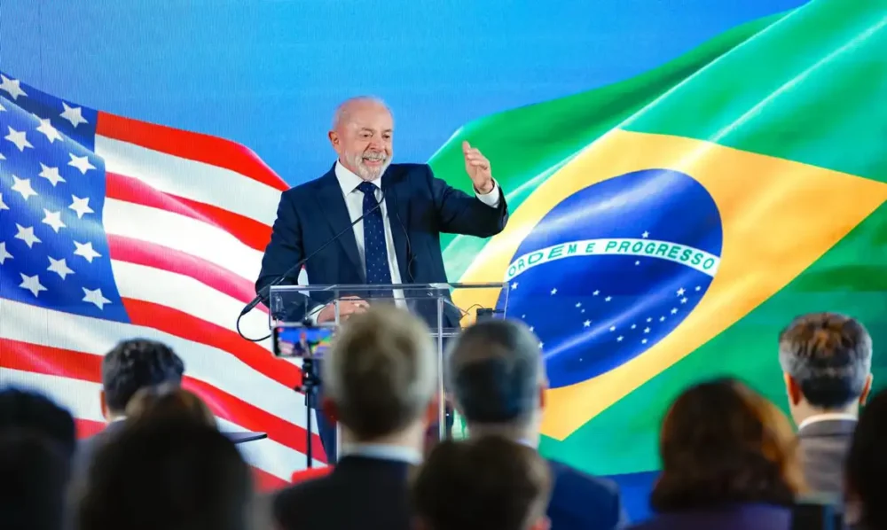 Lula diz a ministros não aceitarem taxas dos EUA: 'Vende para quem quiser'