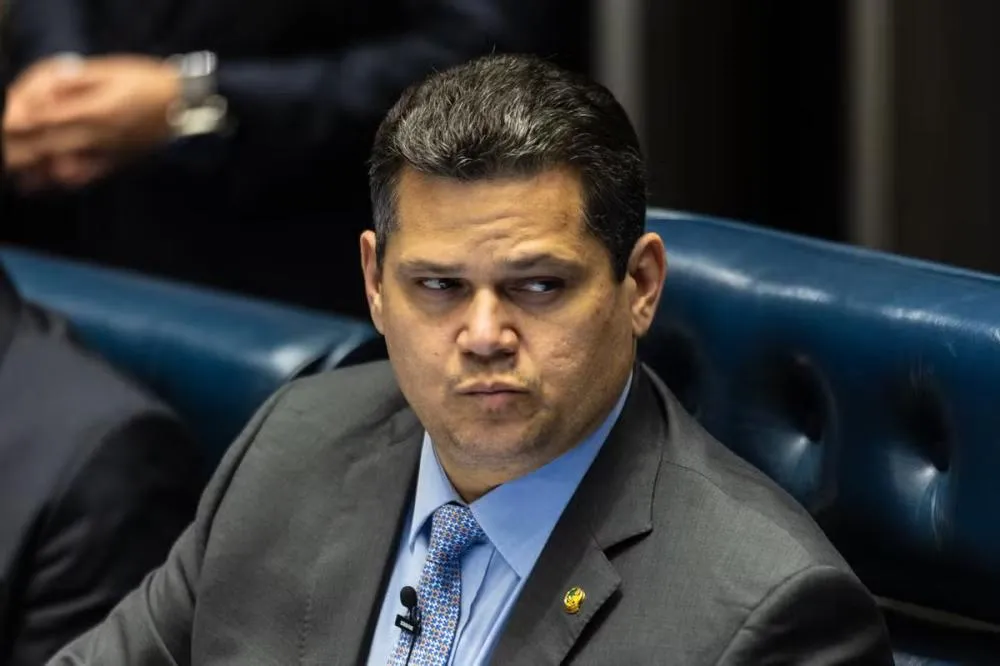 Semana terá PEC da 6 X 1, julgamento sobre big techs e Copa do Mundo