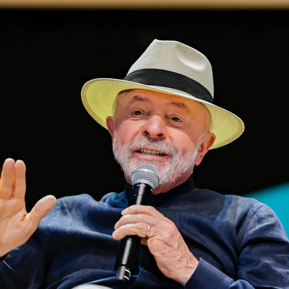 Lula promete zerar fila do INSS até setembro