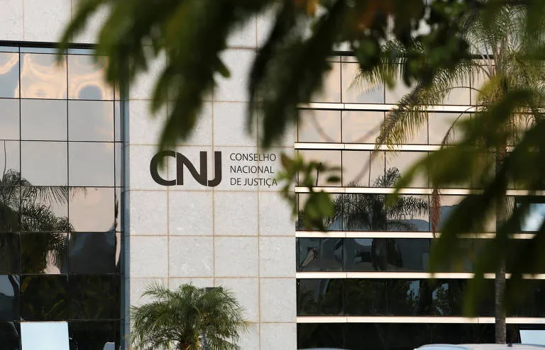 Judiciário vive transição da IA sob entusiasmo, desconfiança e desafios para controle