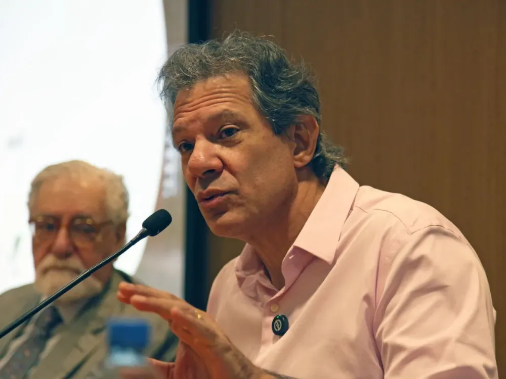 Haddad diz que eram governadores que cobravam taxa das blusinhas