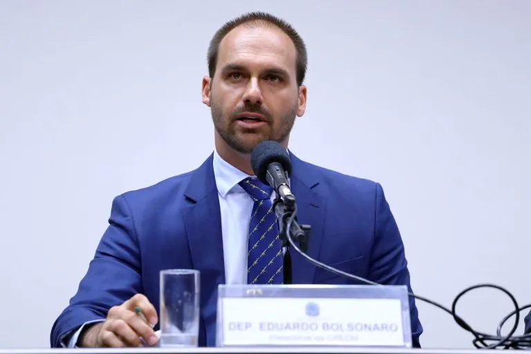 STF forma maioria para condenar Eduardo Bolsonaro por coação