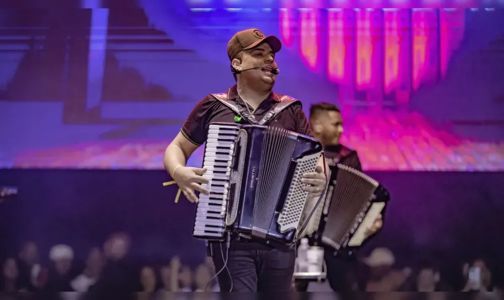 Tarcísio do Acordeon é a grande atração desta quarta-feira (17) nos Festejos de São João do Piauí 