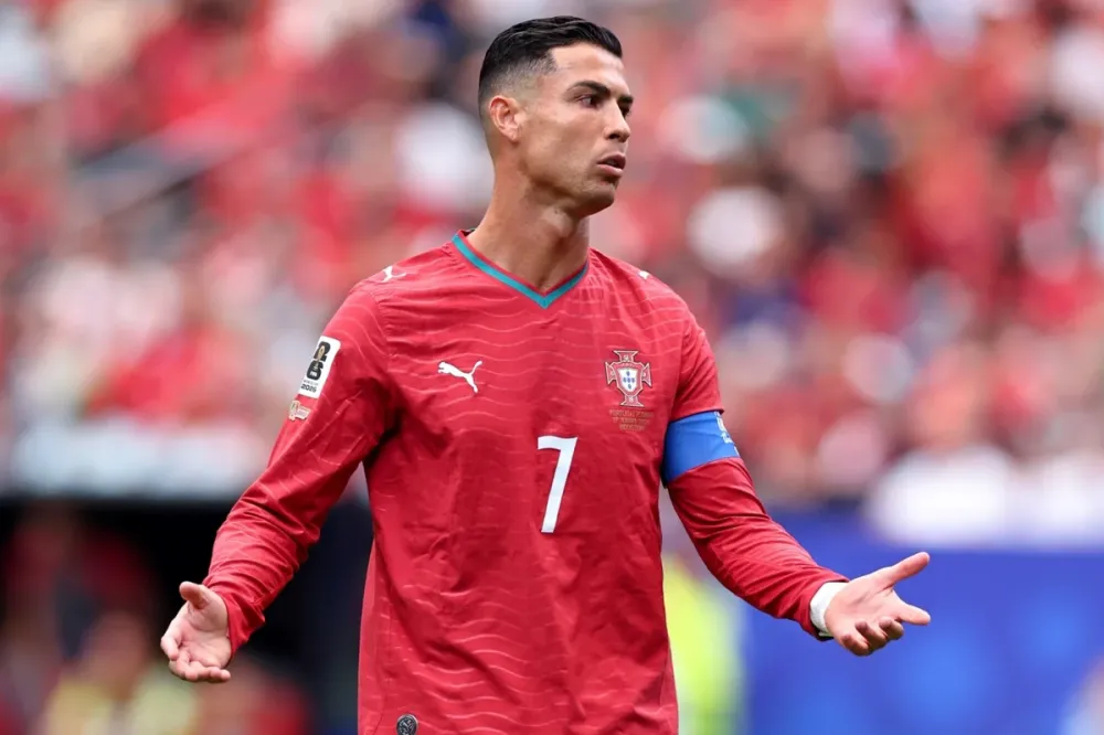 Cristiano Ronaldo foi o pior jogador em campo na estreia de Portugal