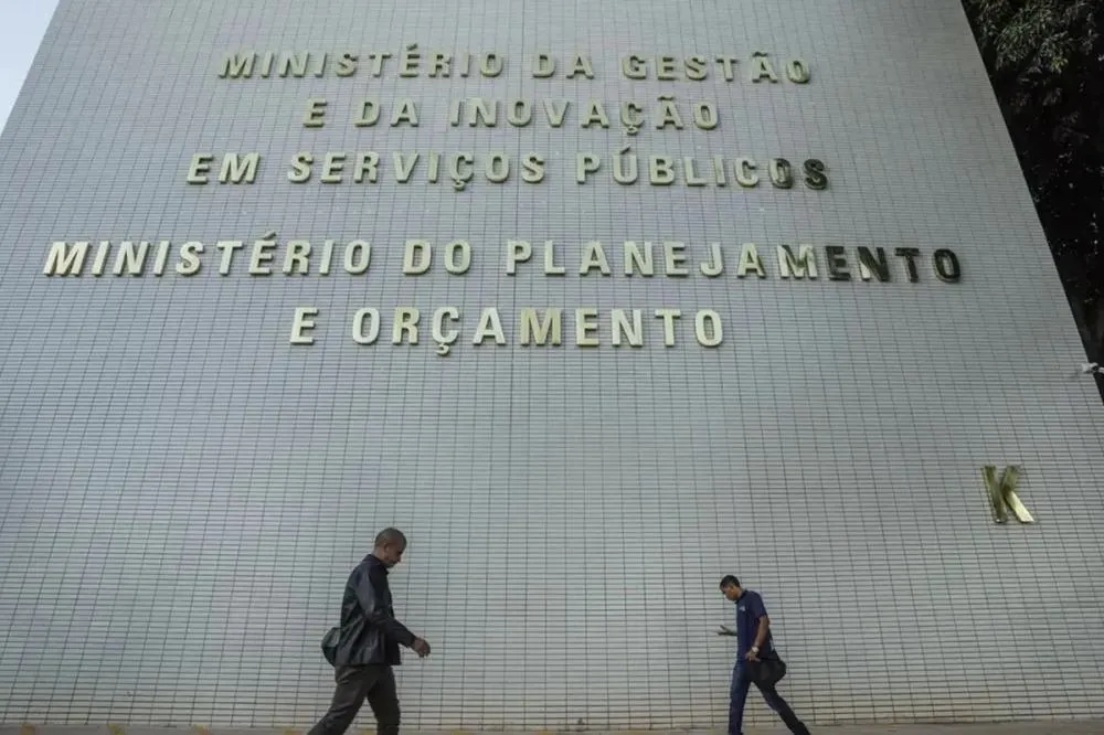 Jogo do Brasil: serviço público encerrará expediente às 11h no dia 29/6