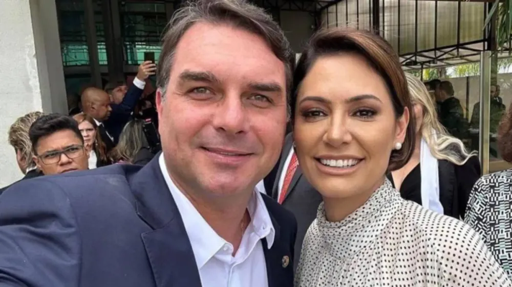 Michelle está desinformada, diz Flávio sobre post que cita festa de Vorcaro