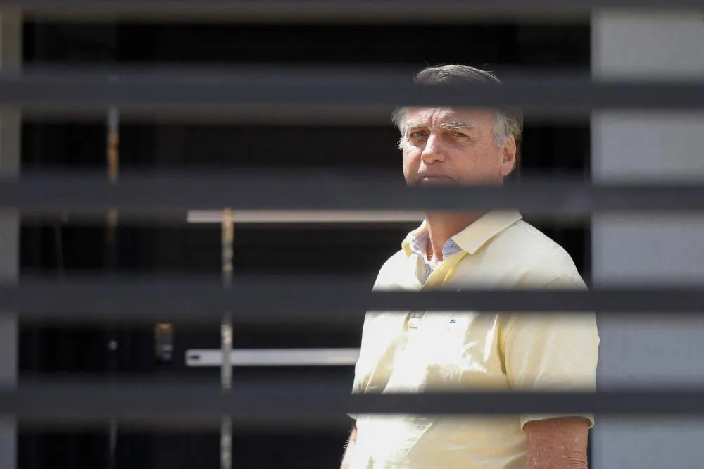 PGR se manifesta a favor de manter Bolsonaro em domiciliar