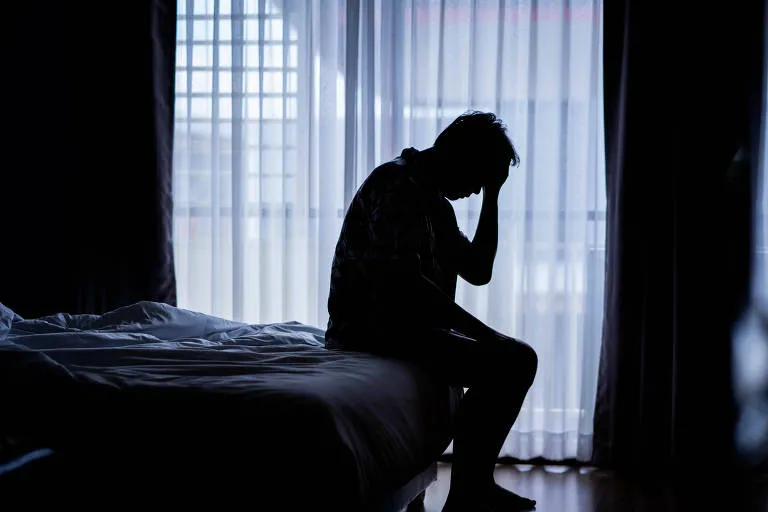 Depressão crônica altera forma como as redes cerebrais se comunicam