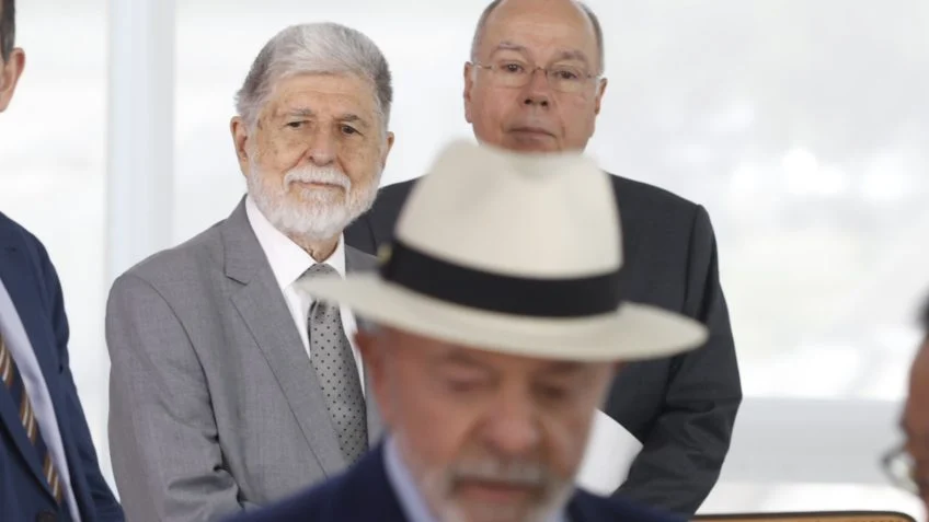 Governo Lula se prepara para taxação dos EUA
