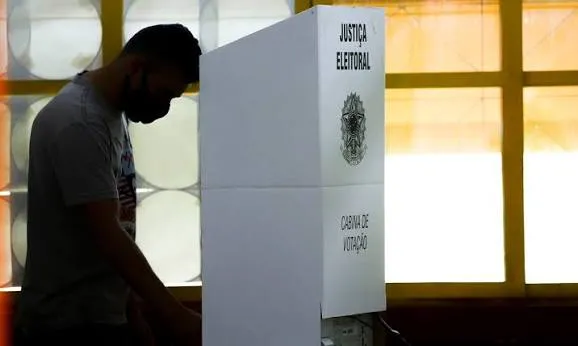 PoderData/Aya: 17% só escolhem um candidato por rejeitarem os demais