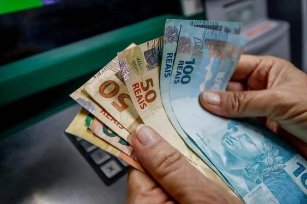 74% dos trabalhadores têm dois ou mais consignados privados ativos