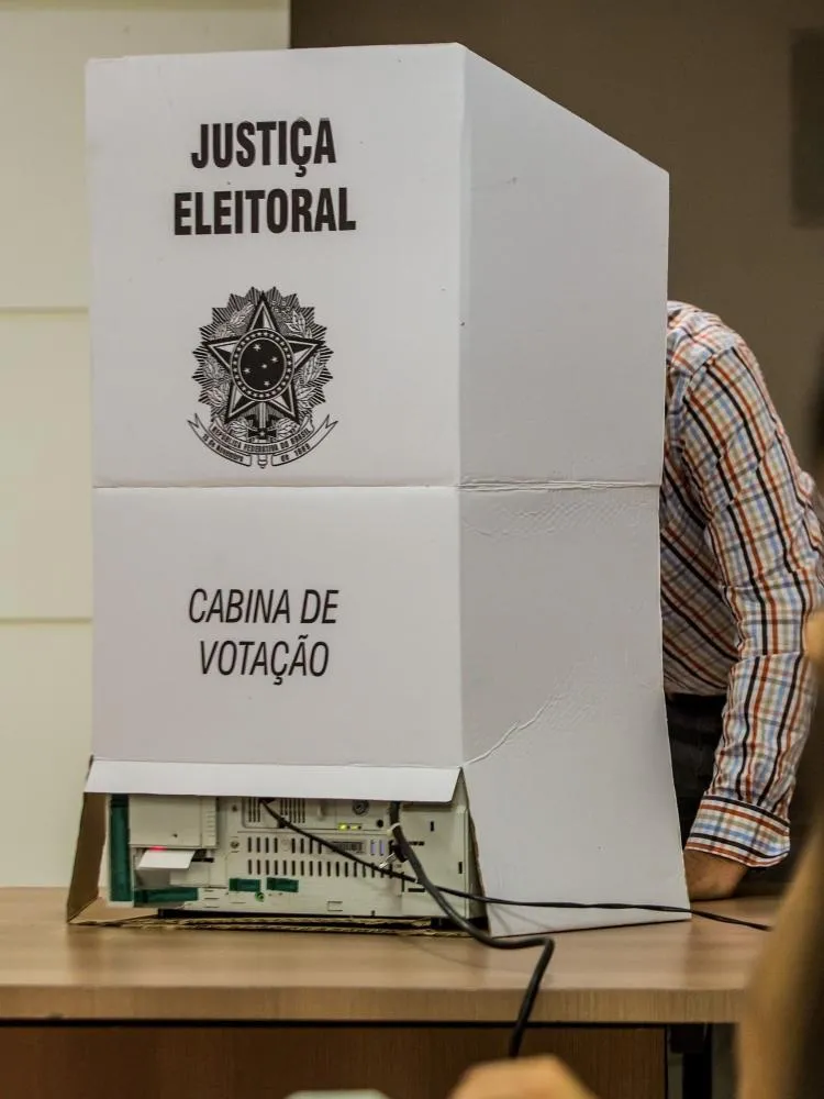 Influenciadores terão peso no voto para 88%, diz AtlasIntel