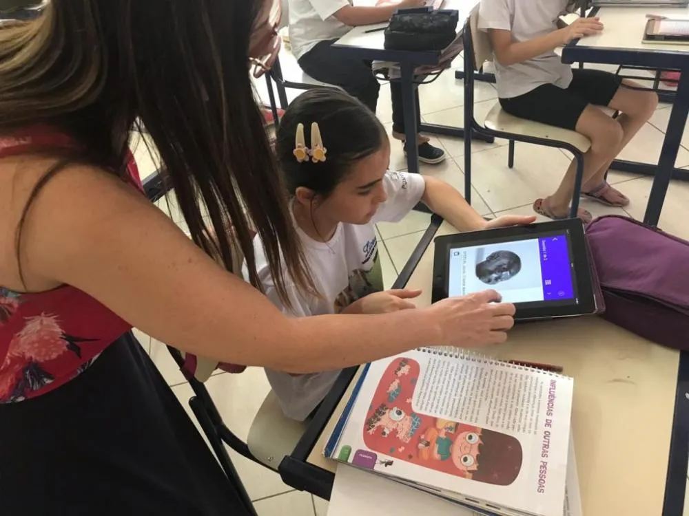 Diálogo sobre uso de tecnologias digitais ganha espaço nas escolas
