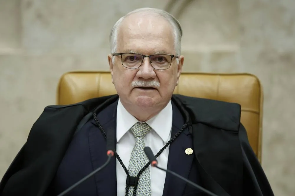 Fachin anuncia projeto de lei para limitar salários de juízes