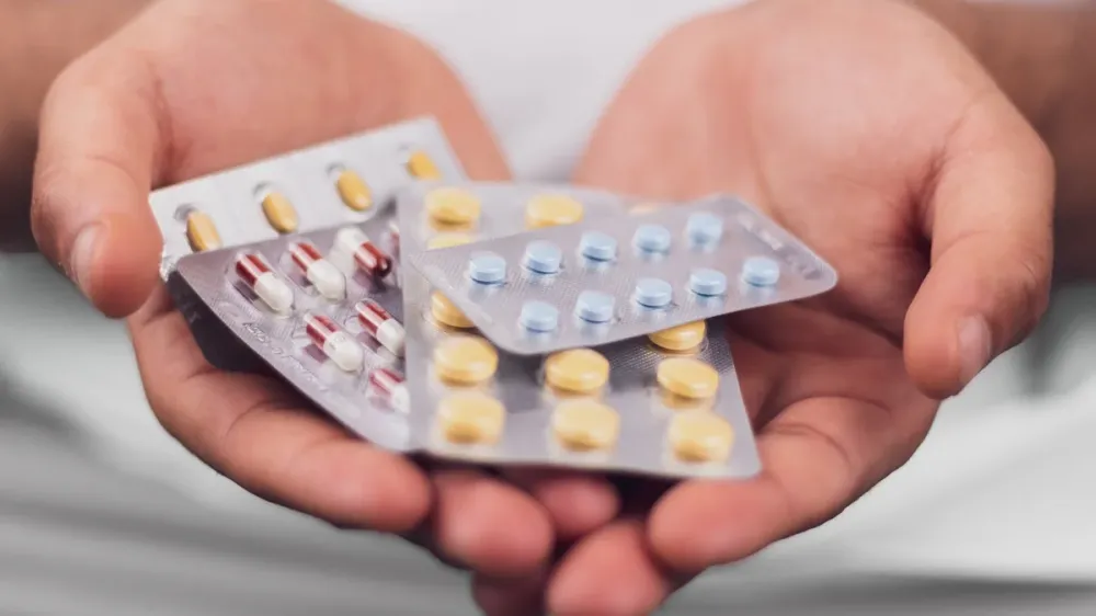 Anvisa libera entrega de medicamentos por apps; veja como funciona