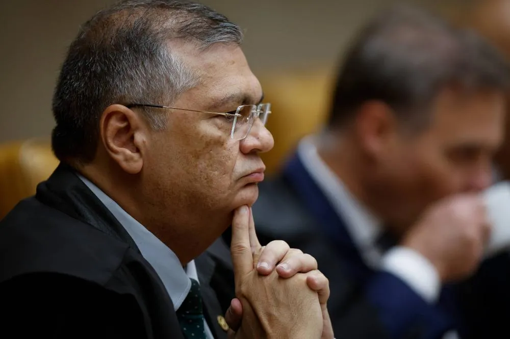 Dino, Gilmar, Moraes e Zanin mandam juízes de 7 tribunais devolverem pagamentos 'exorbitantes'