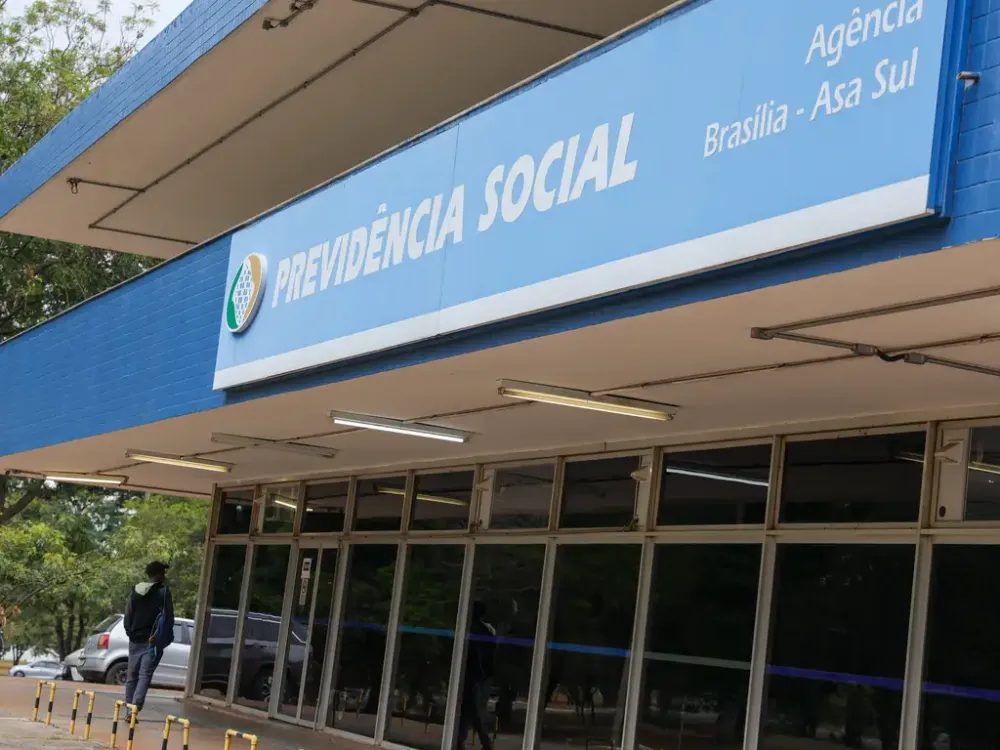Aposentados do INSS com doença grave podem pedir isenção do IR