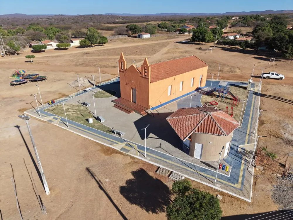 Praça da Igreja de Nossa Senhora da Assunção é inaugurada no povoado Fechadão