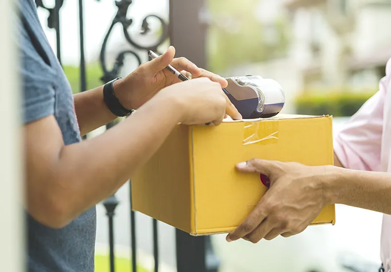 Correios passam a entregar no Brasil compras feitas em lojas do Paraguai