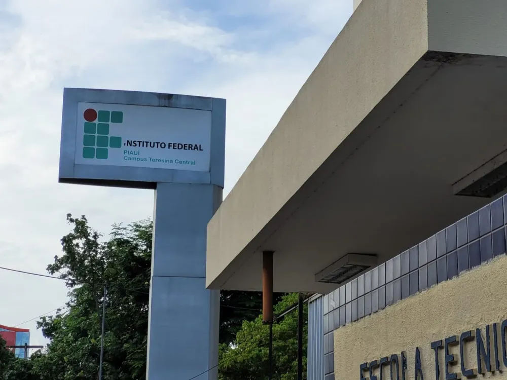 Inscrições para concurso do IFPI começam nesta segunda-feira (24); salários de até R$ 6,4 mil